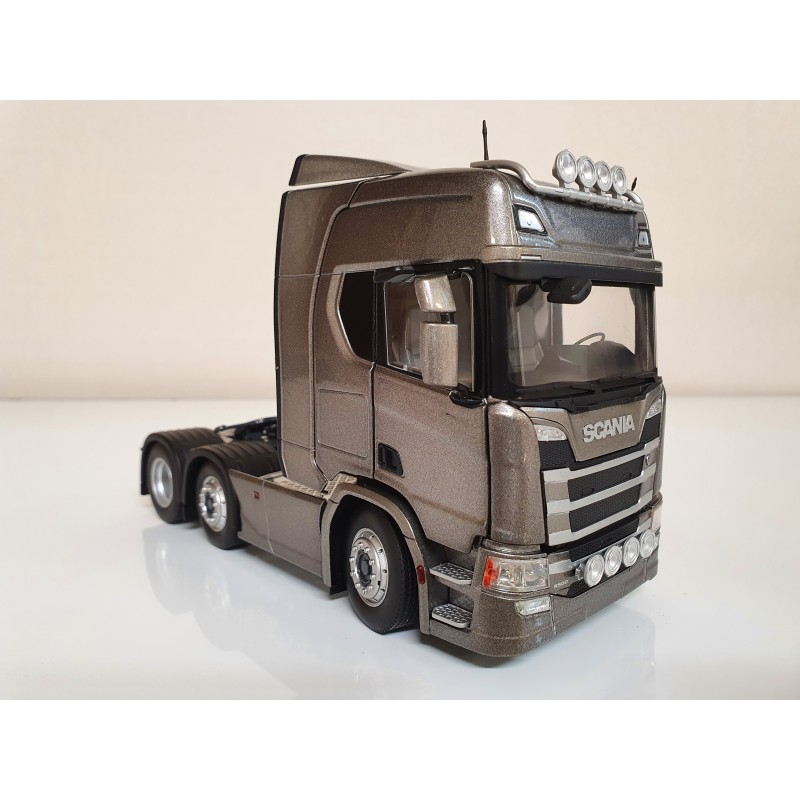 Scania R500 6X2 Dark Gray 1:32 Scale